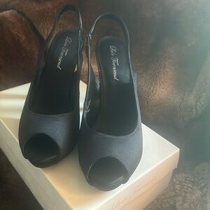 Satin black, peep toe, sling back (elastic)